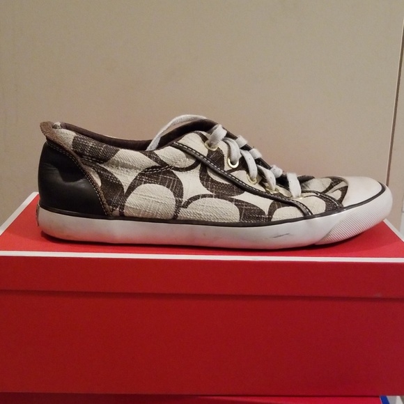 Shoes - Picture 1 of 3